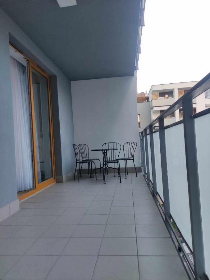 Apartamenty Metro Targowek 27 Varšava Exteriér fotografie
